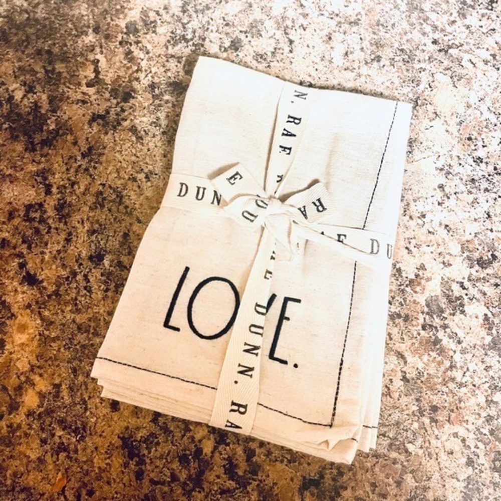 RAE DUNN Cloth Napkin-4 pack